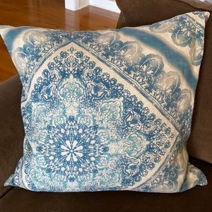 Beautiful Pottery Barn Decorative Pillow Cover